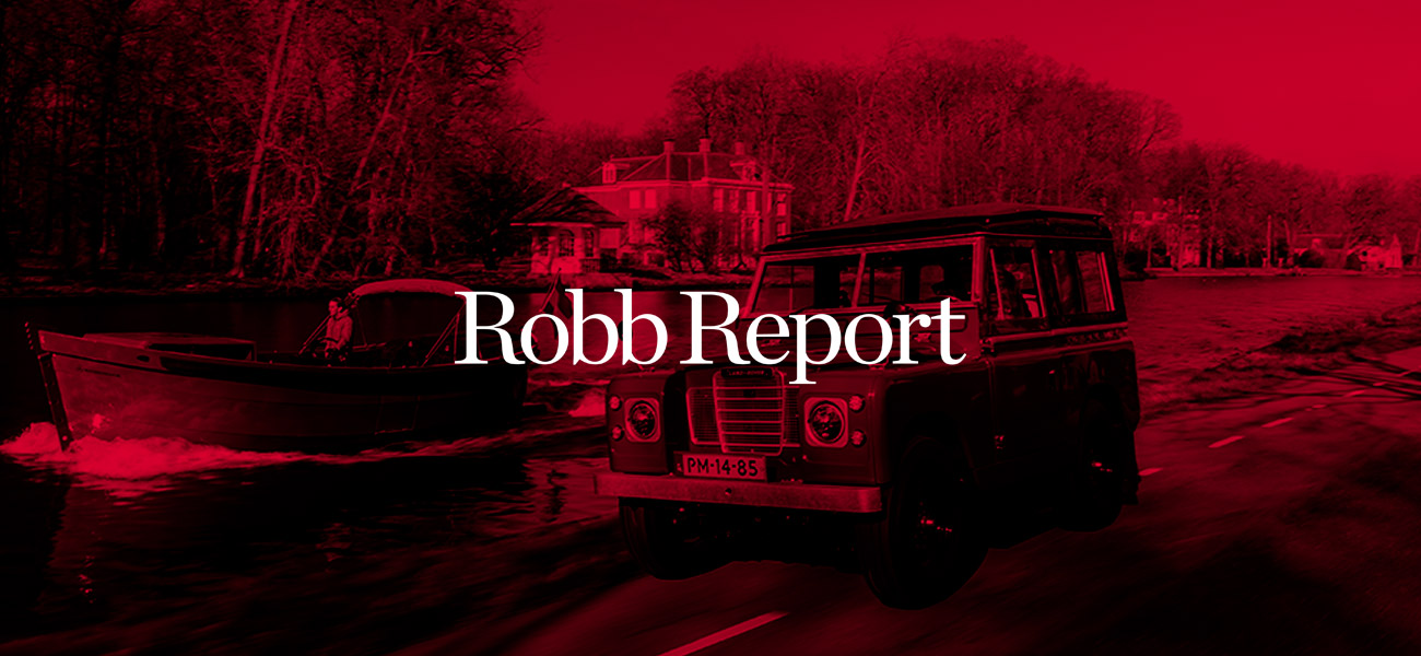 Everrati’s New Land Rover Pairs a Classic 1960s Silhouette With an All-Electric Engine